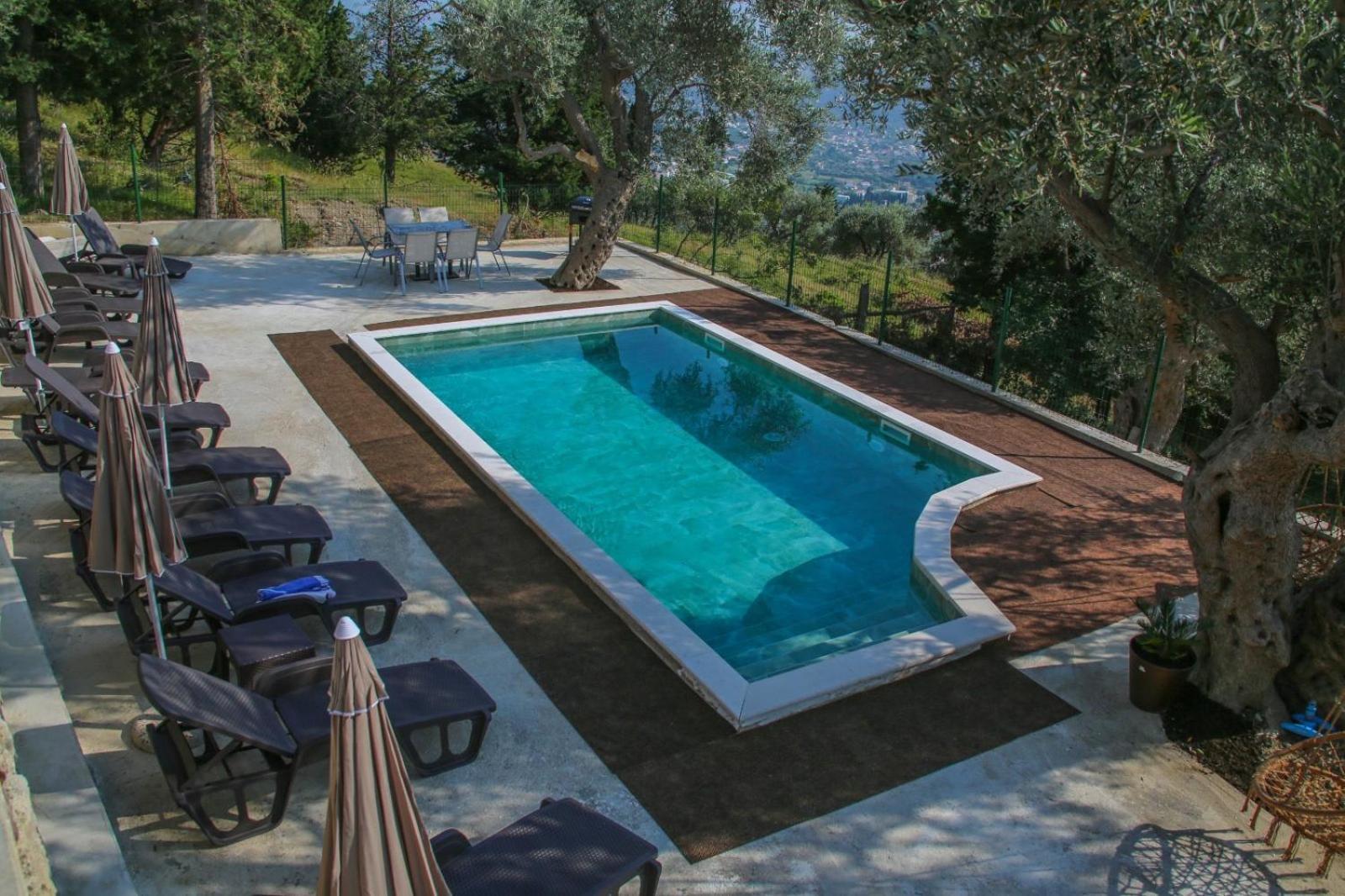 Апартаменти Olive Grove *
